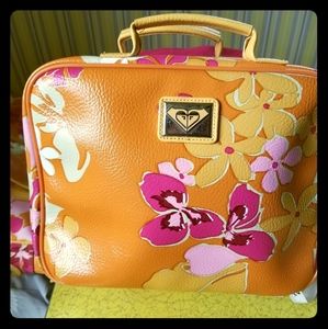 Roxy toiletries bag